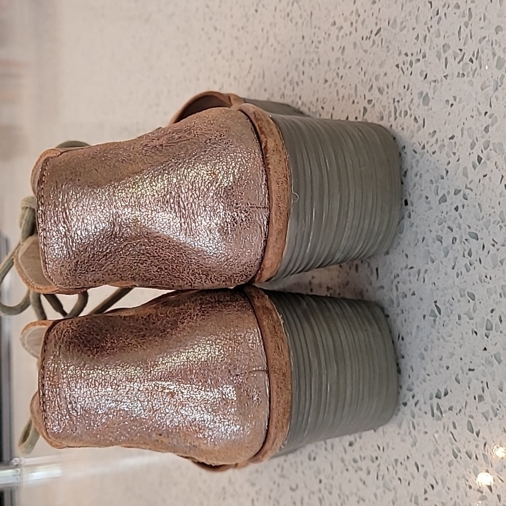 Fly London bronze sandals 9.5 - 10 . - Picture 4 of 12